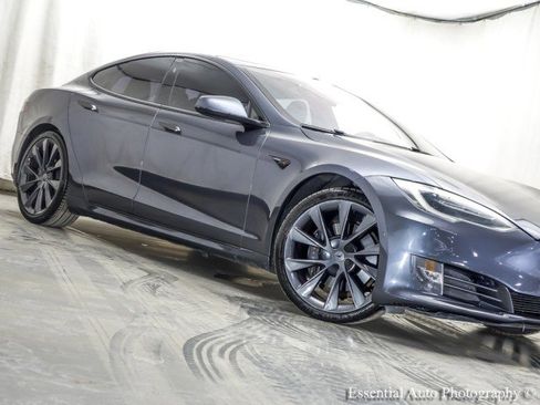 Used 2020 Tesla Model S Long Range Plus image 4