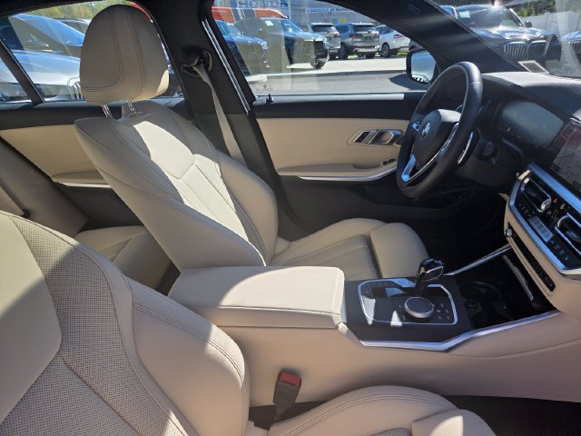 Certified 2022 BMW 330i xDrive Sedan w/ Premium Package AWD/4WD image 27