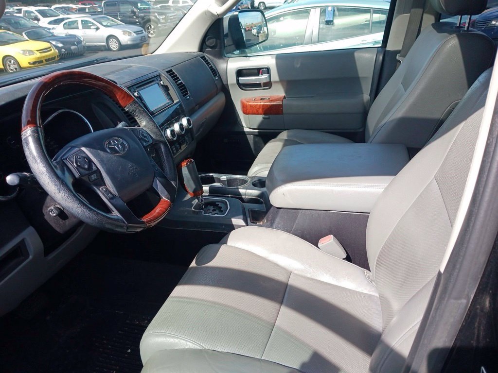 Used 2019 Toyota Sequoia Platinum AWD/4WD image 6