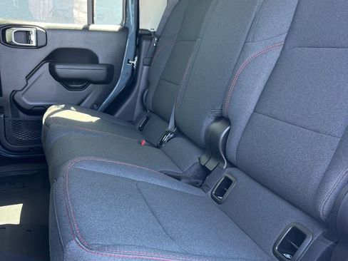New 2025 Jeep Gladiator Rubicon w/ Convenience Group image 24