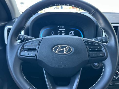 Used 2026 Hyundai Venue SEL FWD image 24
