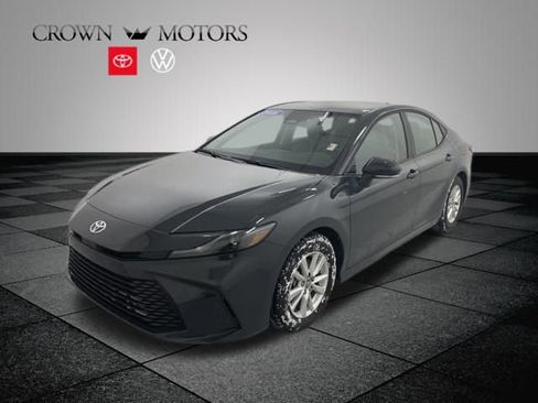 Used 2026 Toyota Camry LE image 3