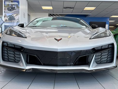 New 2027 Chevrolet Corvette Grand Sport w/ Z52 Sport Performance Package RWD image 7