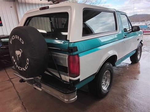 Used 1995 Ford Bronco XLT image 2