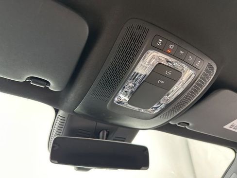 Used 2025 Mercedes-Benz GLB 250 4MATIC image 28