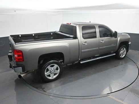 Used 2013 Chevrolet Silverado 2500 LT w/ Custom Sport Truck Package RWD image 25