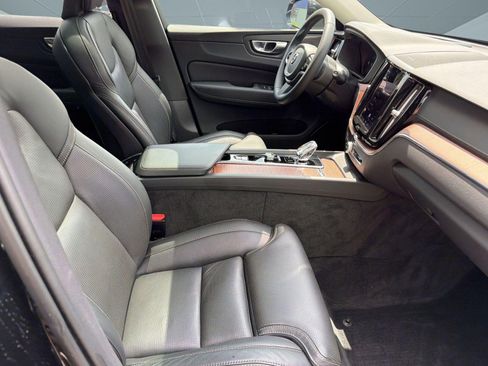 Certified 2023 Volvo XC60 B5 Ultimate w/ Climate Package FWD image 30