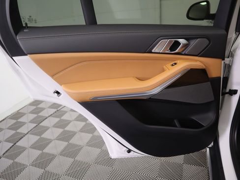 Used 2025 BMW X5 xDrive50e w/ Premium Package image 27