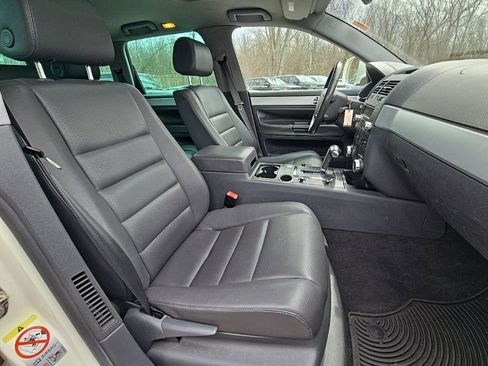 Used 2008 Volkswagen Touareg VR6 image 16