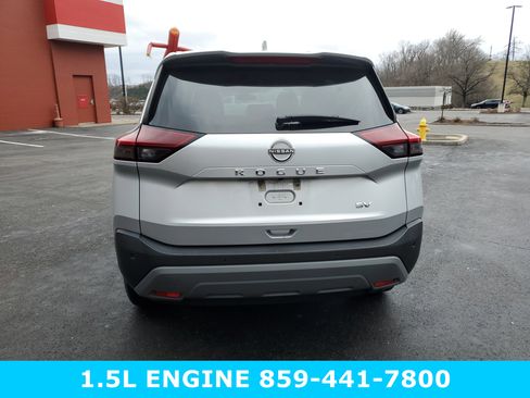 Used 2023 Nissan Rogue SV image 5