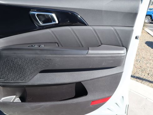 Used 2025 Kia Carnival SX Prestige image 25