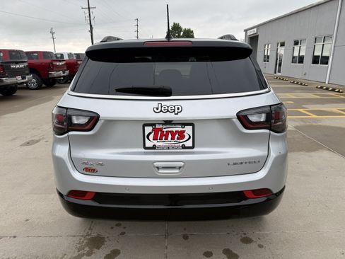 Used 2025 Jeep Compass Limited w/ Elite Group AWD/4WD image 40