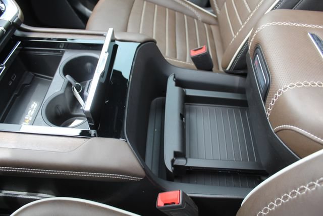 Used 2025 GMC Yukon Denali Ultimate w/ LPO, Floor Liner Package AWD/4WD image 35