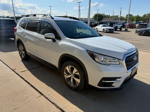 Used 2022 Subaru Ascent Premium AWD/4WD image 4
