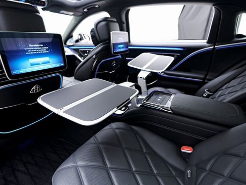 Used 2025 Mercedes-Benz Maybach S 580 4MATIC image 64