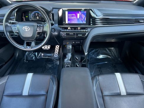 Certified 2025 Toyota Camry SE FWD image 3