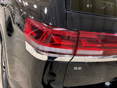 Used 2025 Volkswagen Atlas SE AWD/4WD image 28