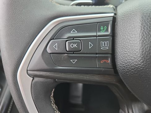 Used 2023 Jeep Grand Cherokee L Laredo image 14