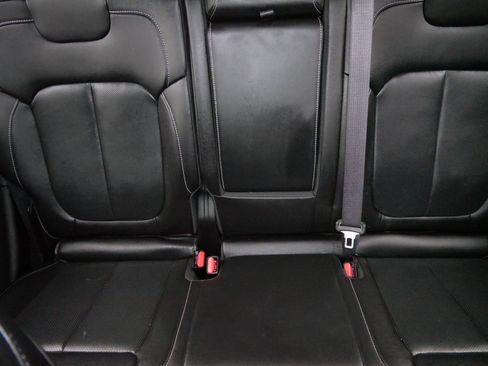 Used 2023 Jeep Grand Cherokee Limited w/ Luxury Tech Group II image 13