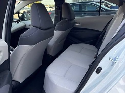 Used 2021 Toyota Corolla LE w/ Carpet Mat Package (TMS) FWD image 6