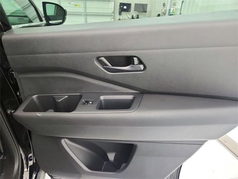 Used 2024 Nissan Pathfinder SV image 39