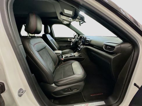 Used 2023 Ford Explorer ST-Line w/ Class IV Trailer Tow Package image 35