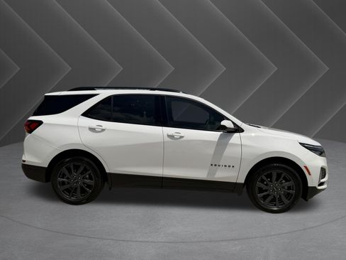 Used 2023 Chevrolet Equinox RS w/ LPO, Floor Liner Package FWD image 3