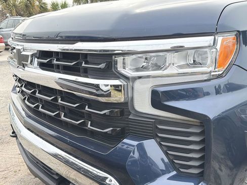 Used 2022 Chevrolet Silverado 1500 LT AWD/4WD image 9