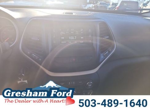 Used 2015 Jeep Cherokee Latitude image 21