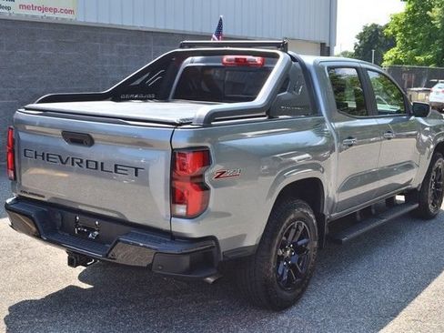 Used 2025 Chevrolet Colorado Z71 w/ Midnight Edition AWD/4WD image 8