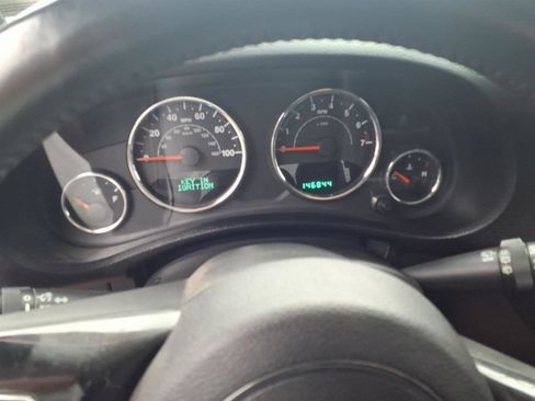 Used 2014 Jeep Wrangler Unlimited Sahara image 12