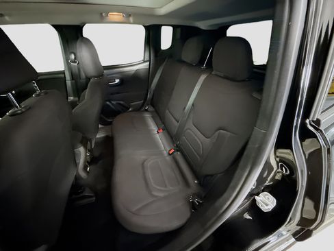 Used 2020 Jeep Renegade Latitude w/ Safety & Security Group II image 25