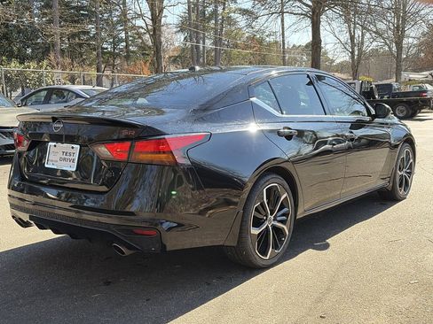Used 2024 Nissan Altima 2.5 SR w/ SR Premium Package image 4