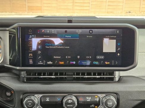 Used 2025 Jeep Wrangler Sport AWD/4WD image 16