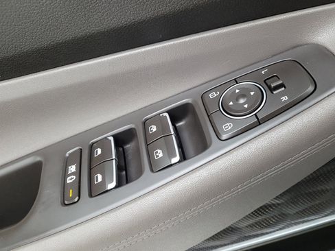 Used 2020 Hyundai Santa Fe SEL w/ Convenience Package image 27