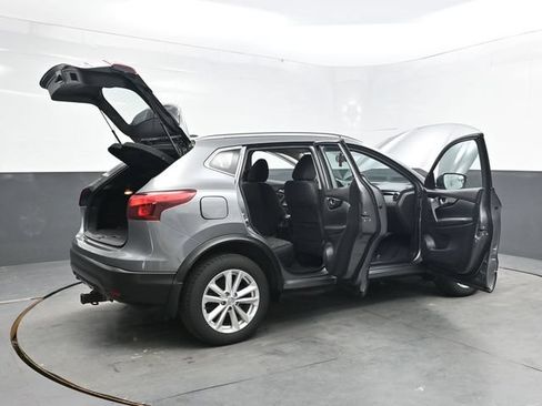 Used 2017 Nissan Rogue Sport SV w/ SV All-Weather Package AWD/4WD image 57