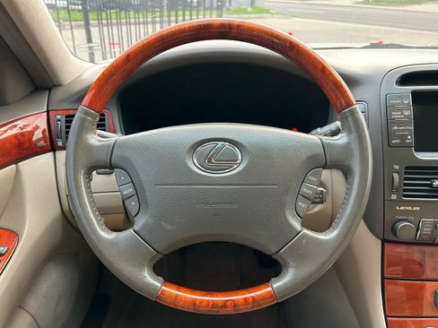 Used 2002 Lexus LS 430 RWD image 20