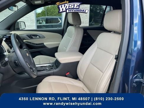 Used 2023 Chevrolet Traverse LT FWD image 14