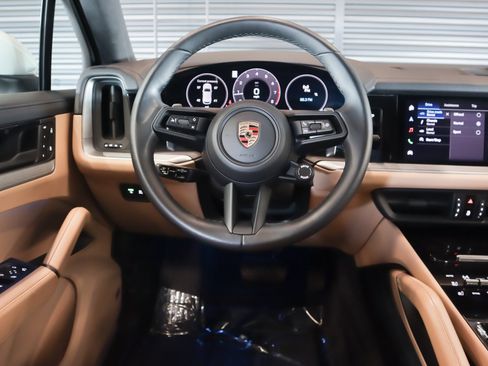 Certified 2024 Porsche Cayenne AWD/4WD image 14