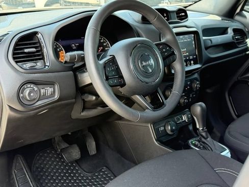 Used 2022 Jeep Renegade Altitude AWD/4WD image 12