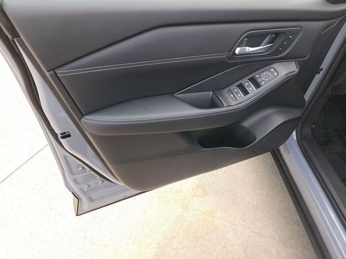 Certified 2025 Nissan Rogue SL w/ Tech Package image 30