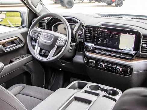 New 2026 GMC Sierra 1500 Elevation image 17