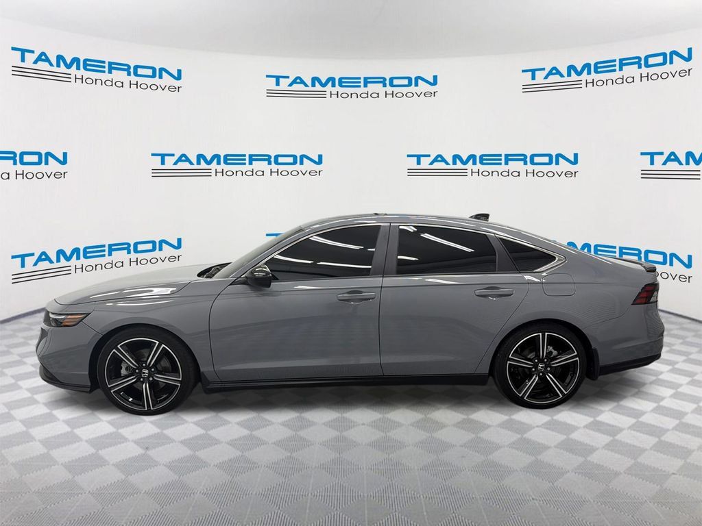 Used 2025 Honda Accord Sport image 2