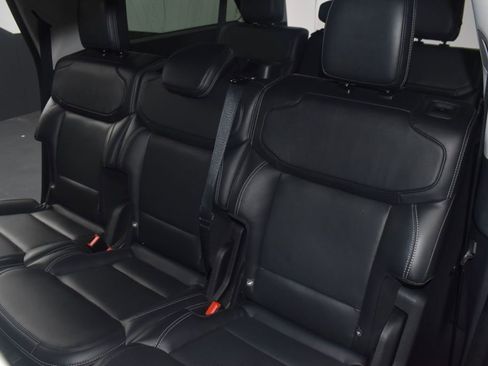 Used 2025 Ford Expedition Max Platinum AWD/4WD image 32