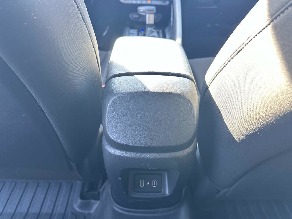 Used 2025 Hyundai Elantra Hybrid FWD image 14