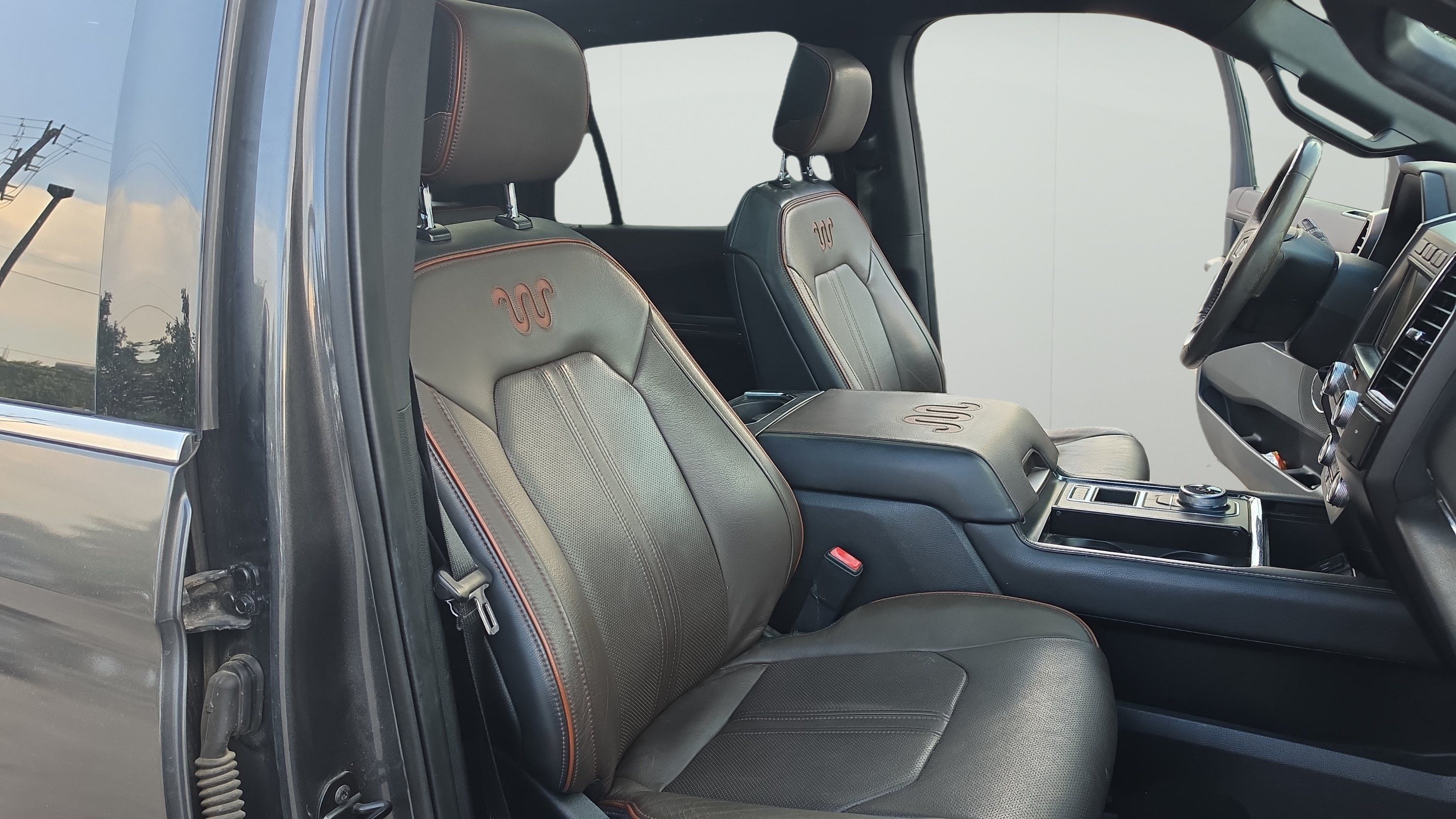 Used 2020 Ford Expedition Max King Ranch w/ Cargo Package RWD image 25