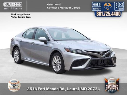 Used 2016 Toyota Camry LE image 1