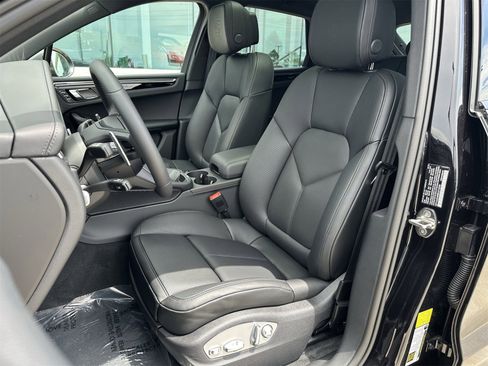New 2025 Porsche Macan Turbo image 5
