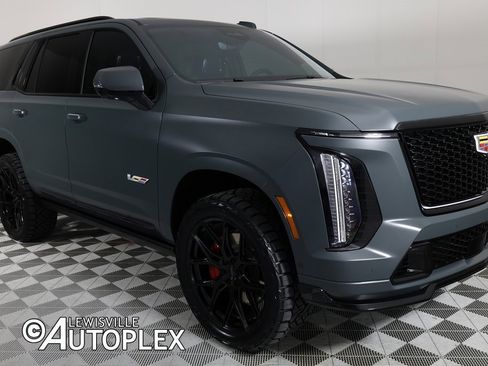 Used 2026 Cadillac Escalade V w/ LPO, Floor Liner Package image 3