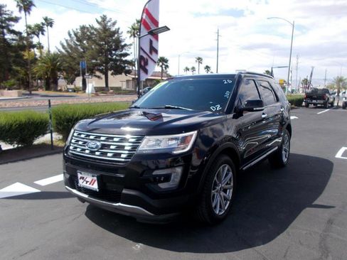 Used 2017 Ford Explorer Limited image 3